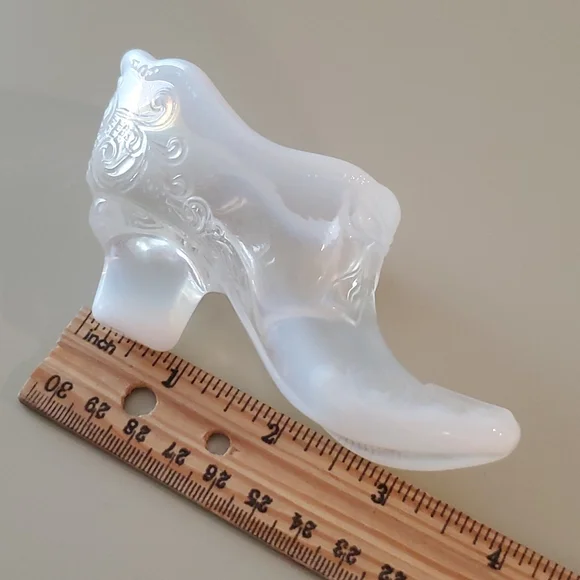 FENTON maybe milky slightly opal glass shoe Depression Vintage décor collectible - Picture 5 of 5